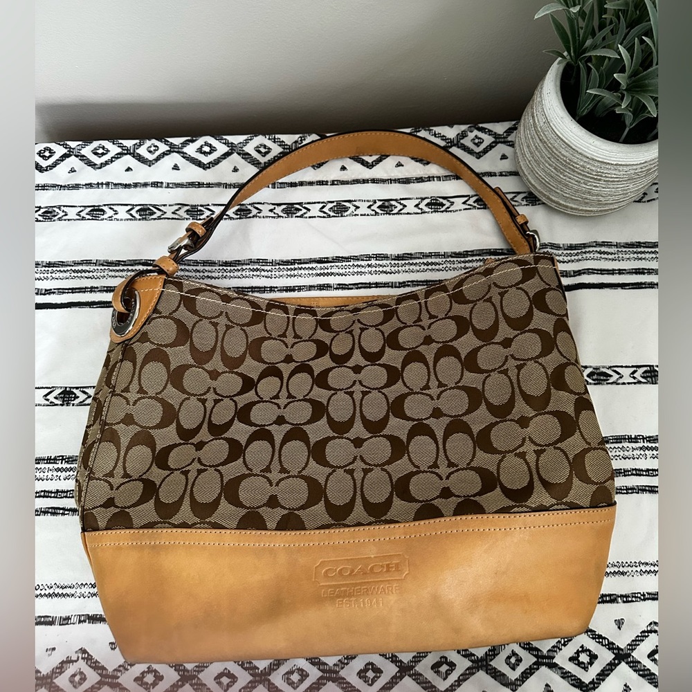 Coach bag - Tan leather bottom and straps - signature C fabric